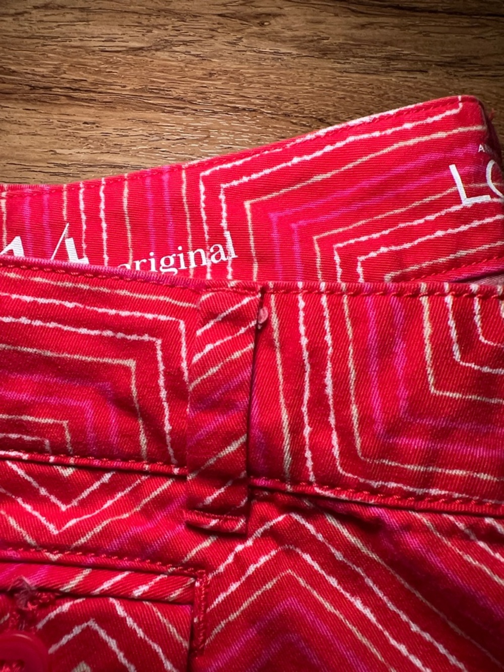 LOFT Red Chevron Print Shorts Womens Size 14 Ann Taylor Summer Casual - Picture 8 of 10